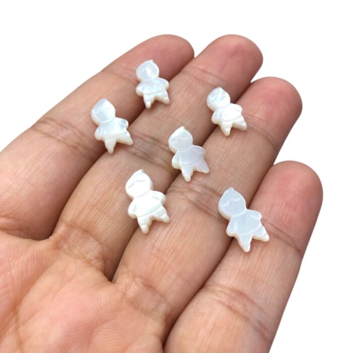 Pingente Madrepérola Menino 9mm C/ Furo Lateral – Und - Imagem 2