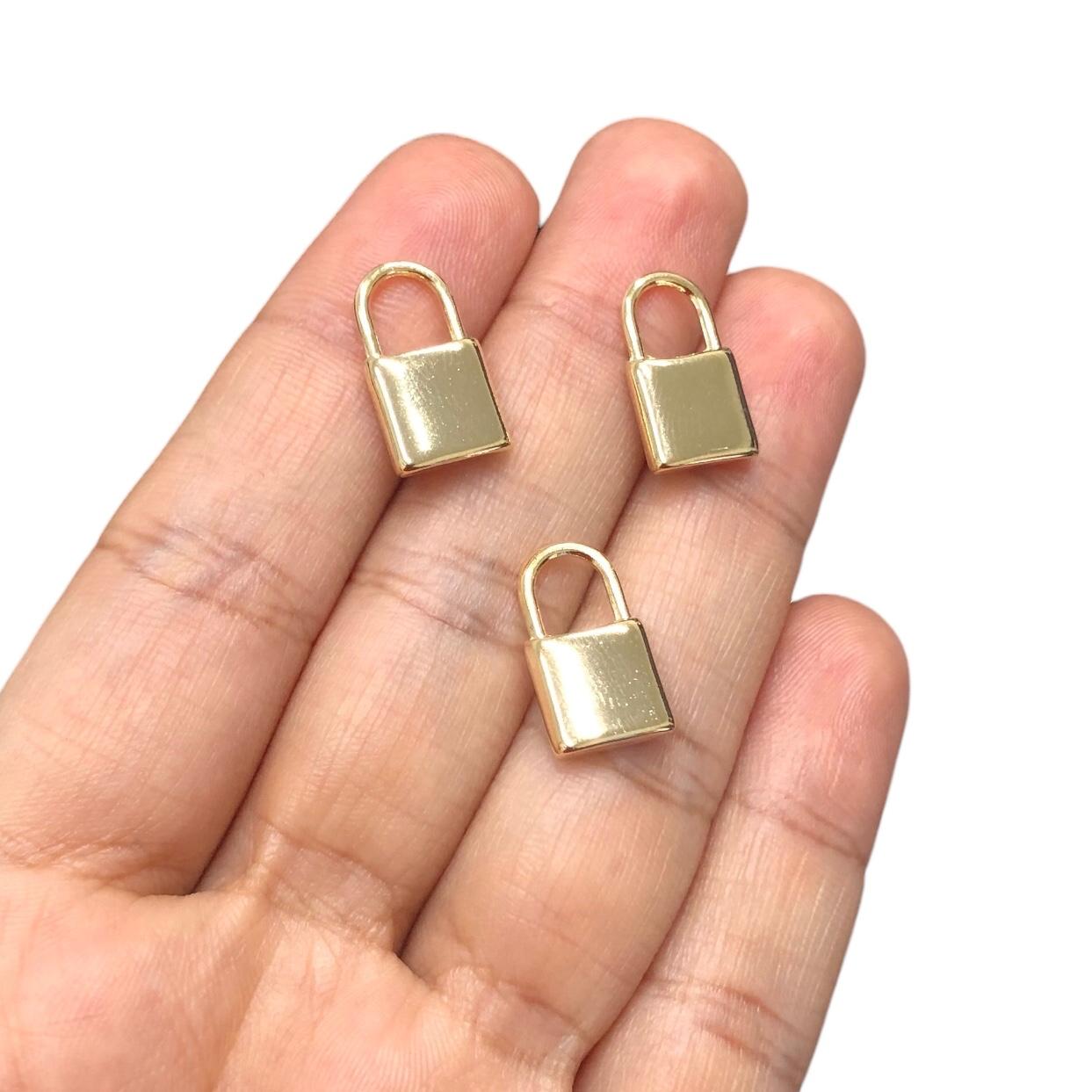WhatsApp Image 2025-05-27 at 17.18.35 Pingente Cadeado 18mm Dourado – Und - Imagem 2