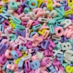 Conta Infantil Entremeio Letras 12mm Acrílico - 20 Gramas