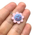 Pingente Infantil Flor 26mm Resina - 1 Und - Imagem 3