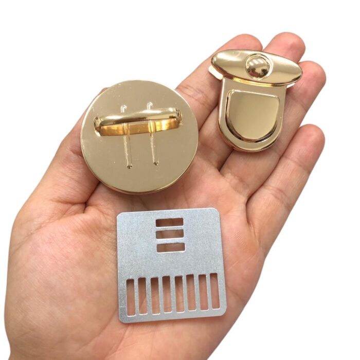 Fecho P/ Bolsa 4,5×4cm Dourado – 1 Und - Imagem 2