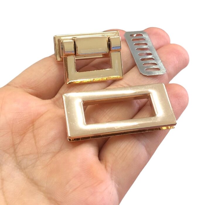 Fecho P/ Bolsa 2×4,5cm Dourado – 1 Und - Imagem 3