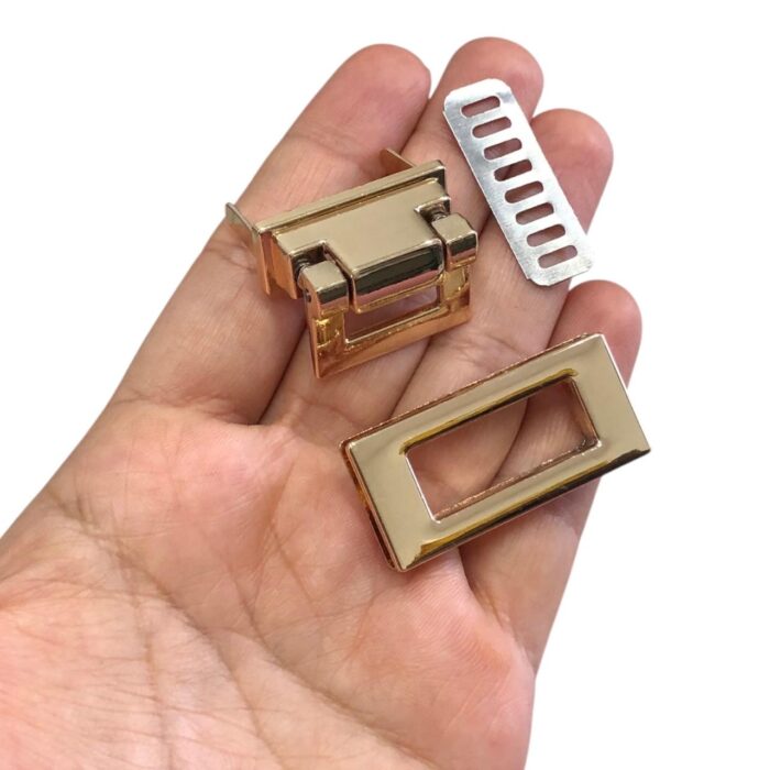 Fecho P/ Bolsa 2×4,5cm Dourado – 1 Und - Imagem 2