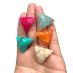 Conta Triangulo Passante 25x27mm Resina - 6 Unds - Imagem 2