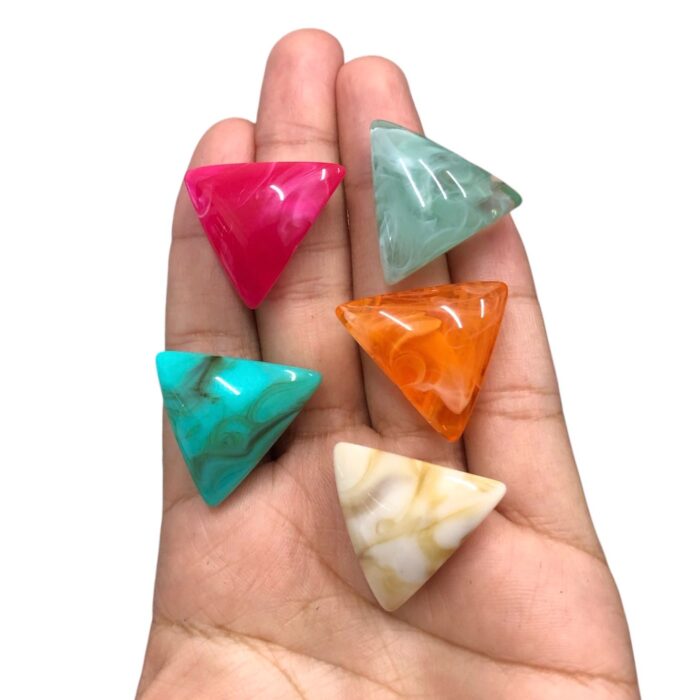 Conta Triangulo Passante 25x27mm Resina - 6 Unds - Imagem 2