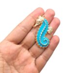 Pingente Cavalo Marinho 50mm Dourado - 1 Und - Imagem 2