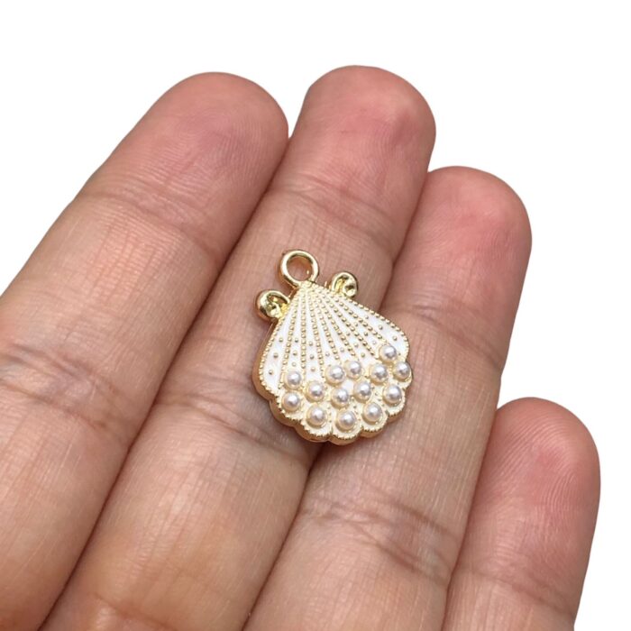 Pingente Concha Trabalhado C/ Pérola 21mm Dourado - 1 Und - Imagem 3