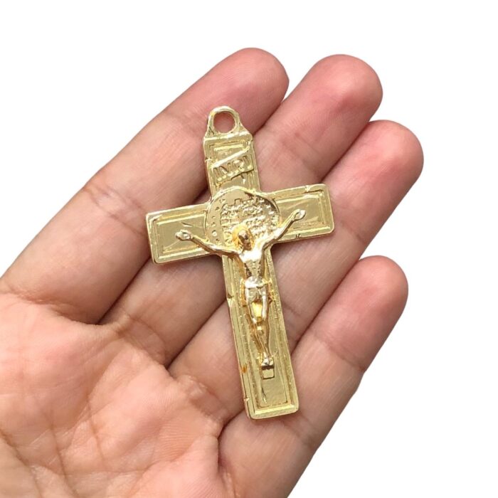 Pingente Cruz Trabalhado 62mm Dourado – 1 Und - Imagem 2