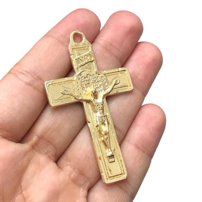 Pingente Cruz Trabalhado 62mm Dourado – 1 Und - Imagem 3