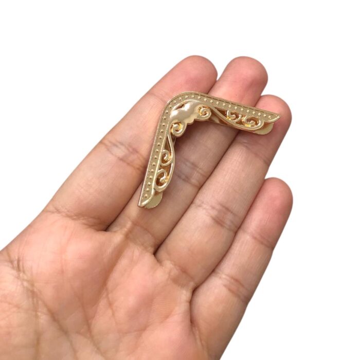 Cantoneira P/ Bolsa Trabalhado 4cm Dourado - 1 Und - Imagem 2