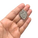 Pingente Coração 34mm Trabalhado Níquel – 1 Und - Imagem 2