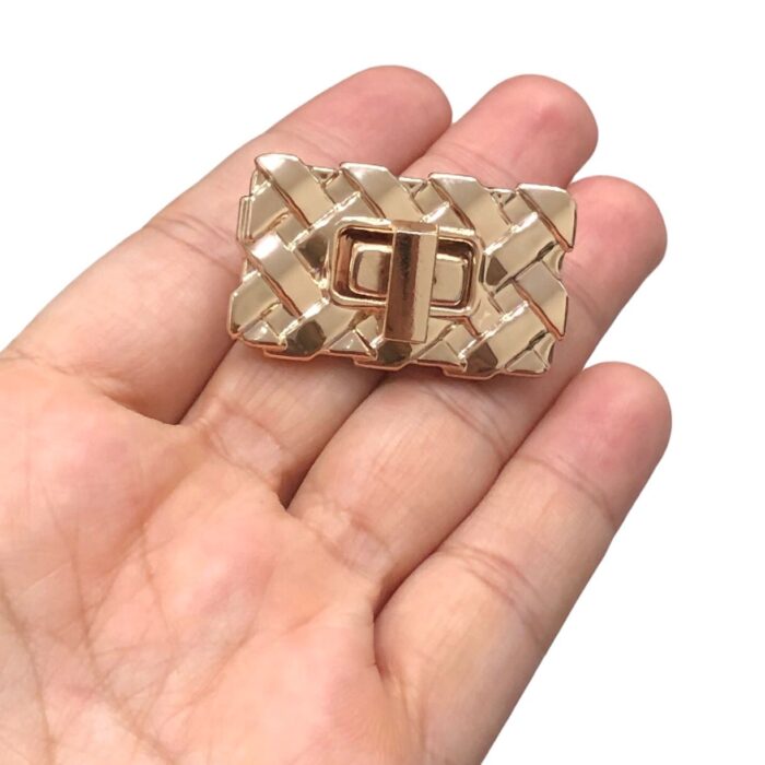 Fecho P/ Bolsa Oval 4x2.4cm Dourado – 1 Und - Imagem 2