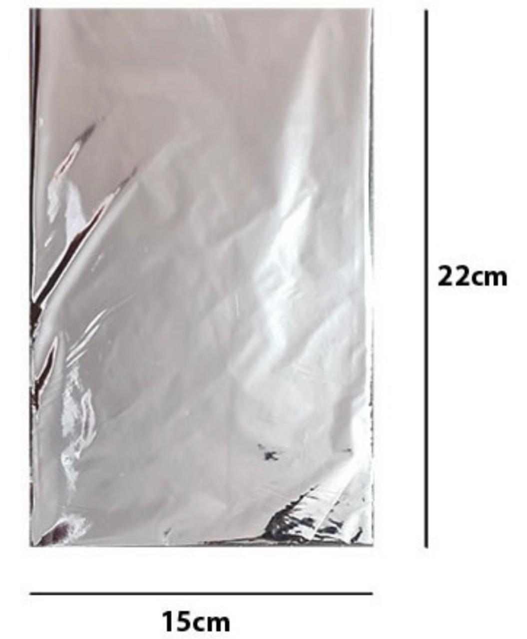 WhatsApp Image 2025-10-21 at 12.14.14 (2) Saco Presente Metalizado 15x22cm Dourado – C/ 10 Unds - Imagem 3