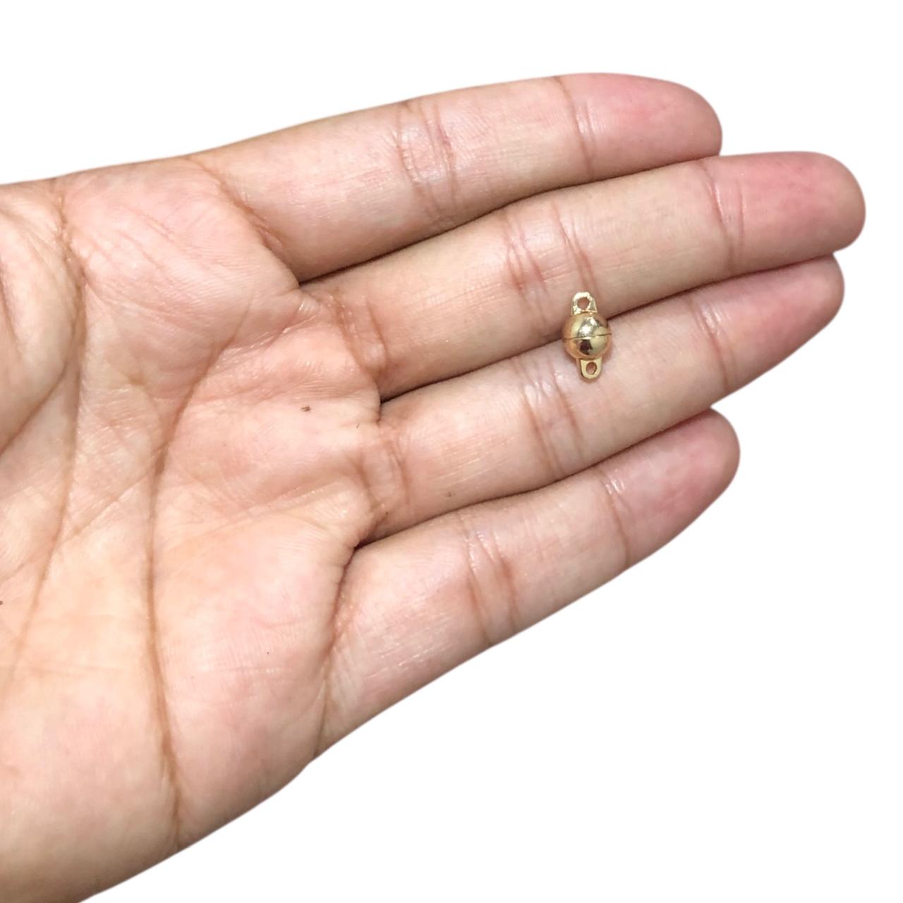 WhatsApp Image 2025-10-23 at 09.00.04 (1) Fecho Bola 8x14mm Imã Dourado - 1 Und - Imagem 2