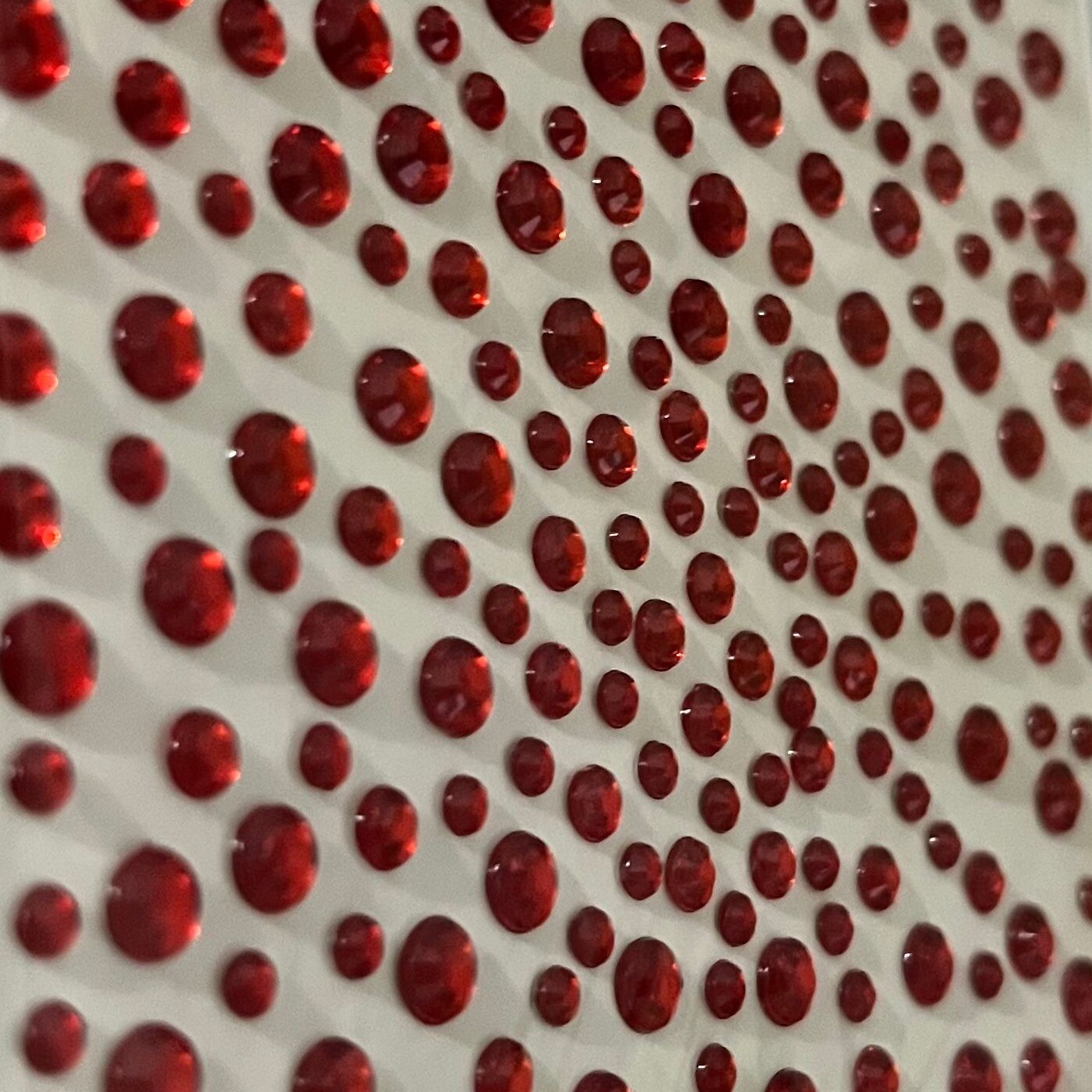 WhatsApp Image 2025-10-24 at 01.58.42 (8) Cartela Termocolante Strass Vermelho - 1 Und - Imagem 2