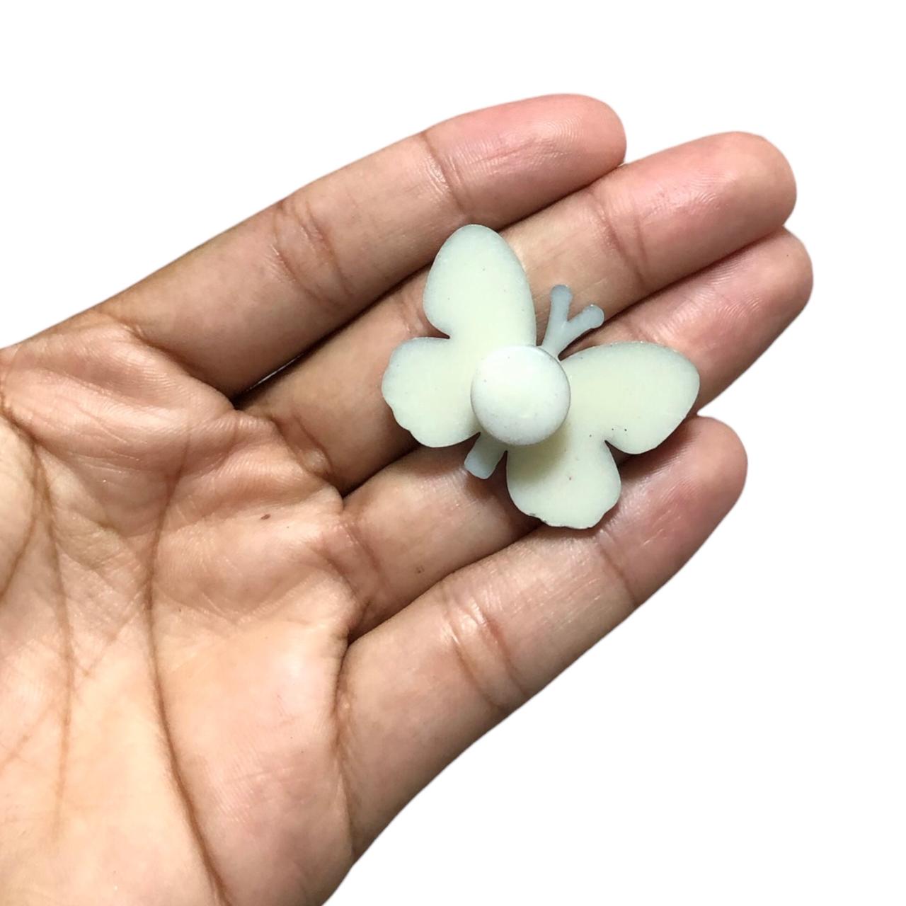 WhatsApp Image 2025-10-27 at 10.38.26 (17) Aplique Borboleta P/ Crocs 25x34mm Abs Dourado – 1 Und - Imagem 3