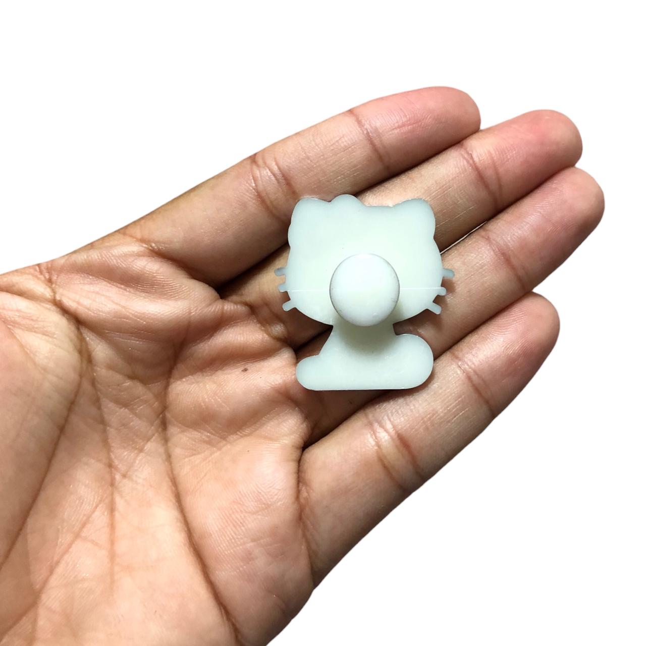 WhatsApp Image 2025-10-27 at 10.38.26 (20) Aplique P/ Crocs 31mm Abs Níquel– 1 Und - Imagem 3