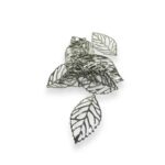 Pingente Folha Vazado 20x35mm Níquel – C/ 10 Unds
