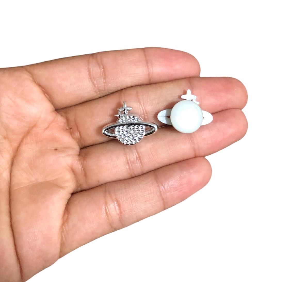 WhatsApp Image 2025-10-30 at 09.31.20 (8) Aplique P/ Crocs 16x20mm Níquel - 1 Und - Imagem 2