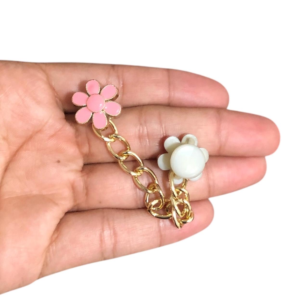 WhatsApp Image 2025-10-30 at 09.31.21 (3) Aplique P/ Crocs Corrente 9cm Alumínio Dourado – 1 Und - Imagem 2