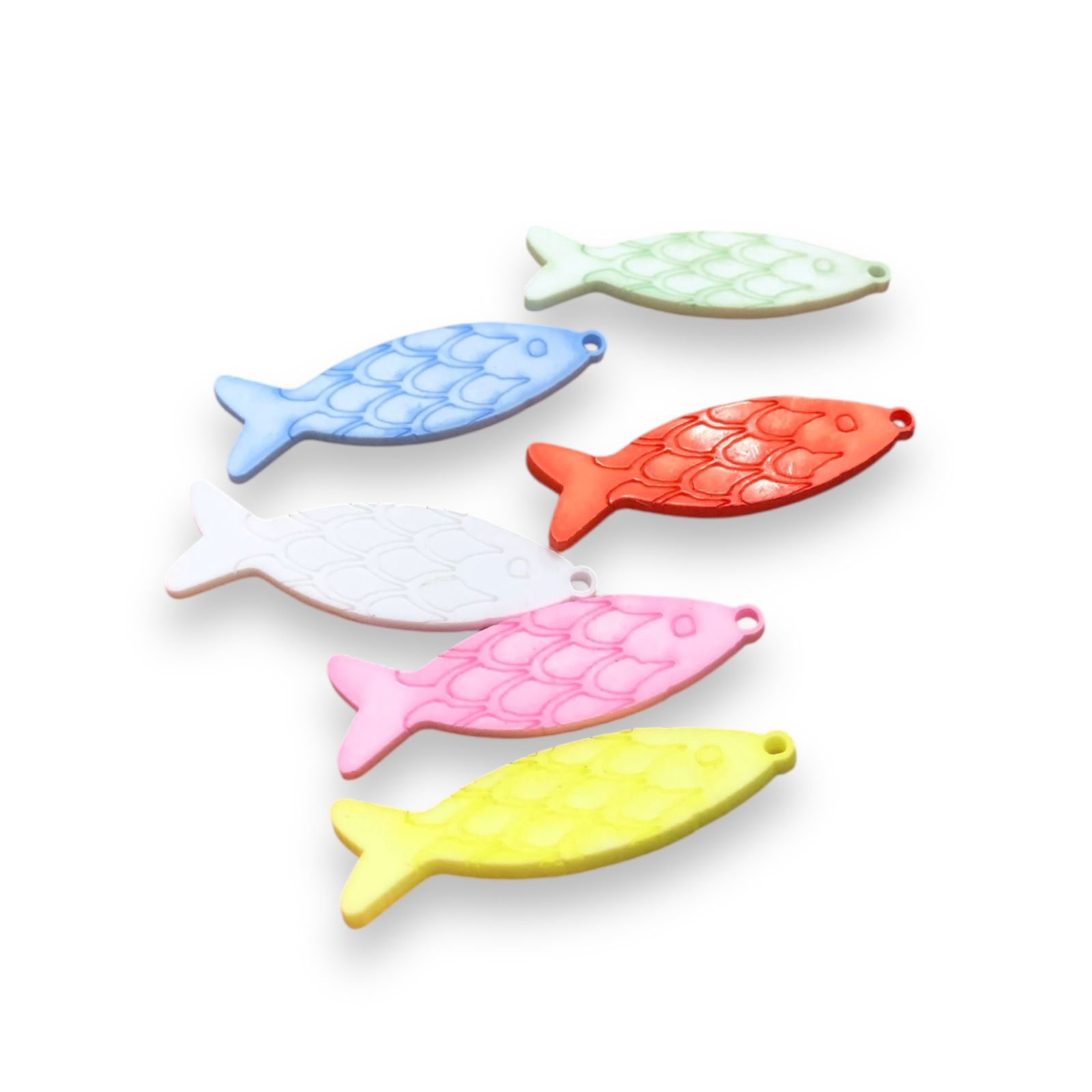 WhatsApp Image 2025-11-07 at 16.47.36 (1) Pingente Peixe 35mm Leitoso Acrílico – 1 Und - Imagem 1