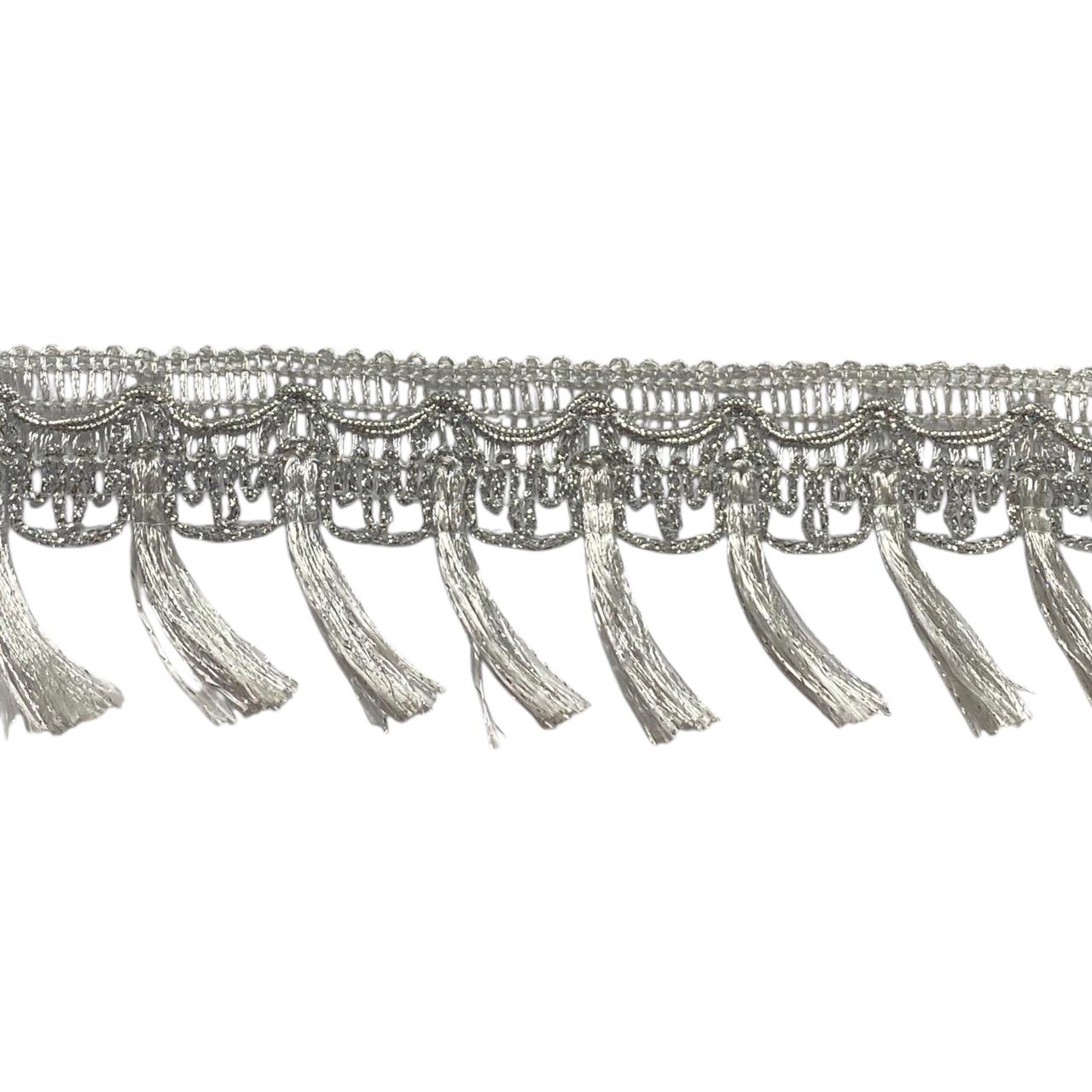 WhatsApp Image 2025-11-11 at 14.35.00 (8) Galão C/ Franja Poliéster 5cm Prata - Metro - Imagem 1