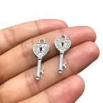 Pingente Chave C/ Strass 24mm Níquel - 1 Und - Imagem 3