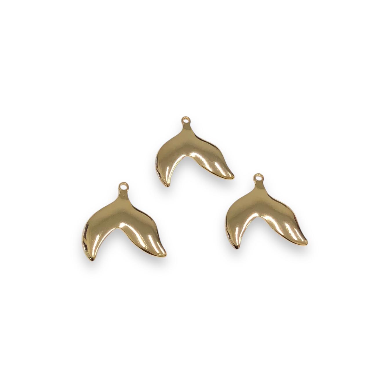 WhatsApp Image 2025-11-26 at 13.48.50 (1) Pingente Cauda De Sereia 32mm Dourado - 1 Und - Imagem 1