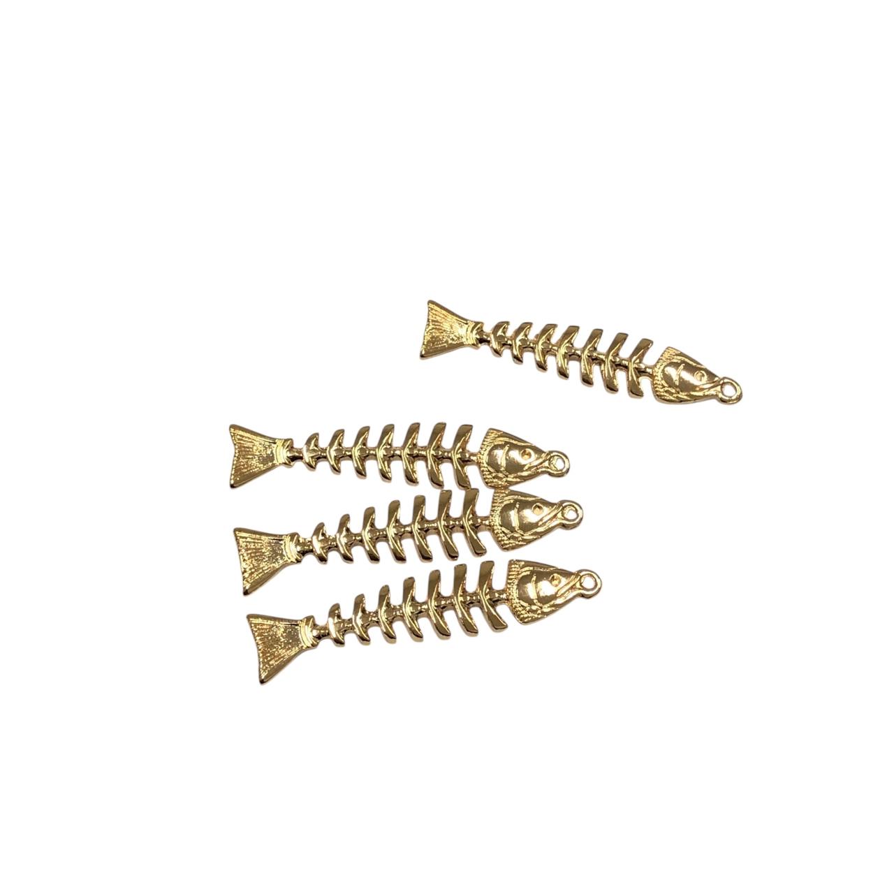 WhatsApp Image 2025-11-27 at 08.45.30 (1) Pingente Peixe Espinha 50mm Dourado - 1 Und - Imagem 1