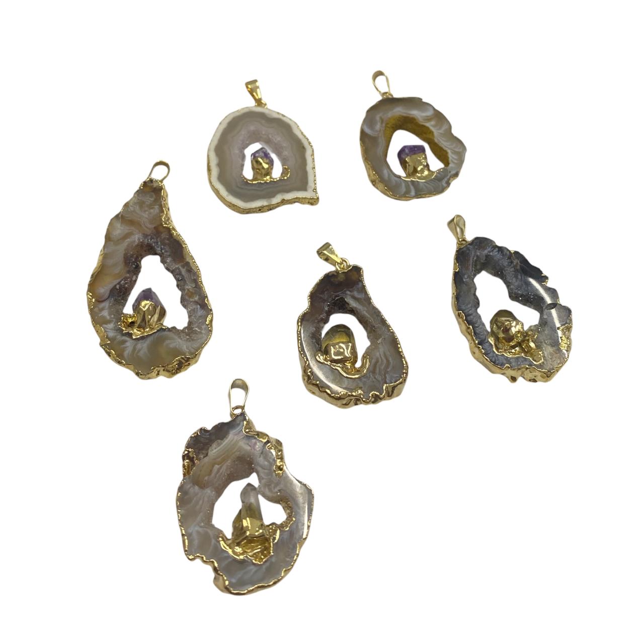 WhatsApp Image 2025-12-01 at 10.43.12 Pingente Pedra Disforme Dourado - 1 Und - Imagem 1