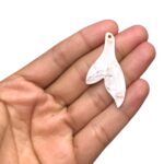 Pingente Imitação Madrepérola Calda Sereia 41mm – 1 Und - Imagem 2