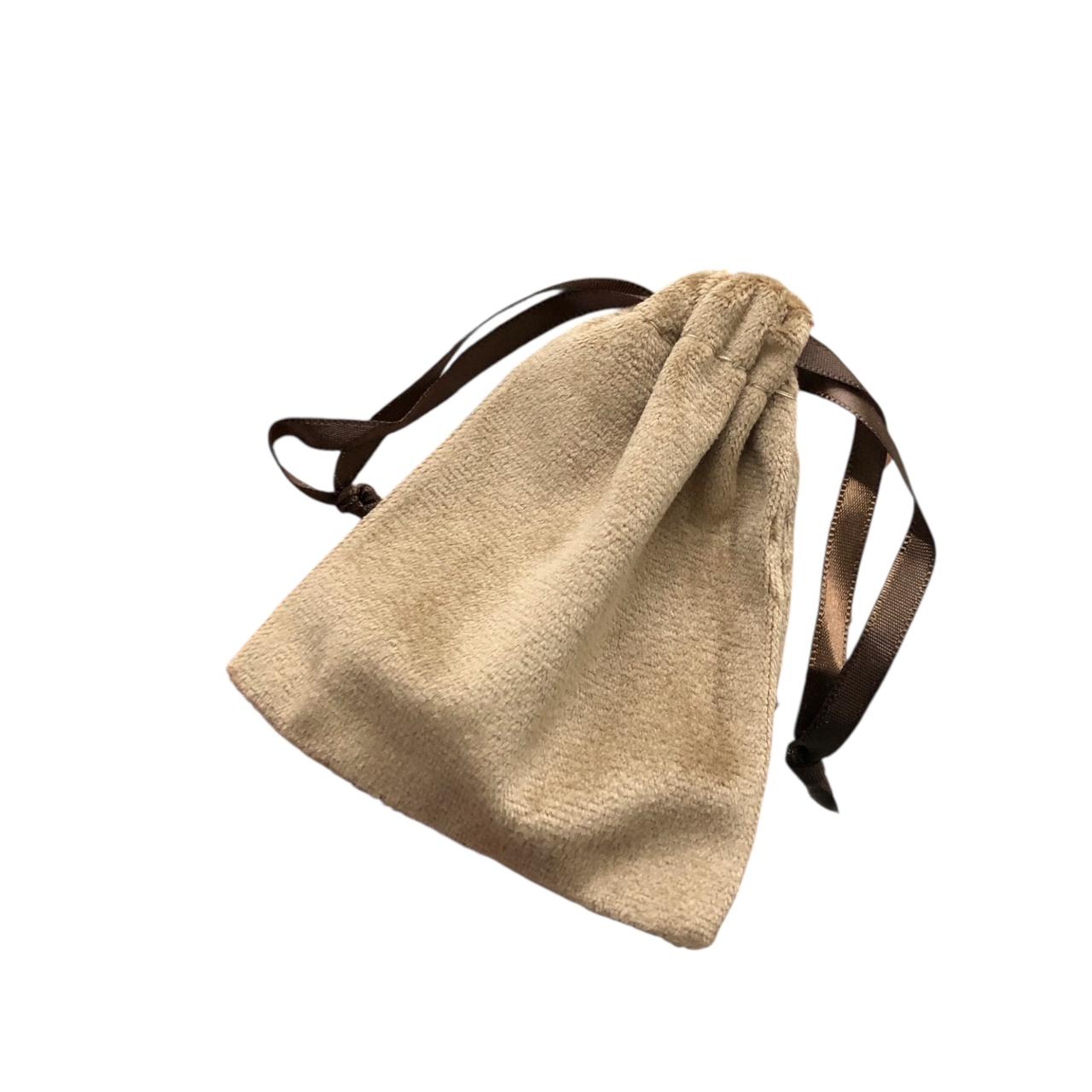 WhatsApp Image 2026-01-07 at 12.20.37 Saco Veludo 7,5×10cm – 10 Unds - Imagem 1