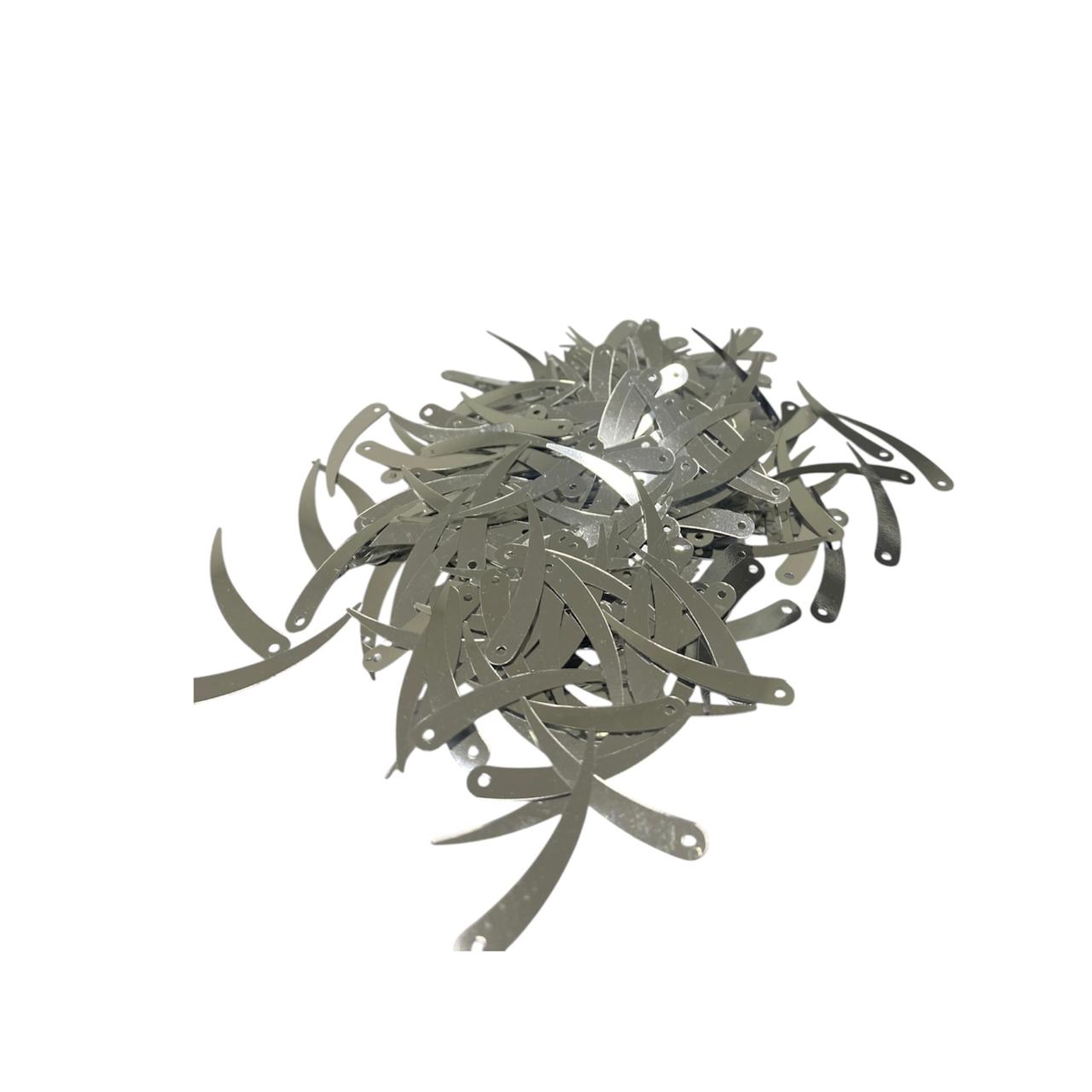 WhatsApp Image 2026-01-22 at 15.21.41 (3) Paetê Chifre Pvc 4x32mm Prata - 20 Gramas - Imagem 1