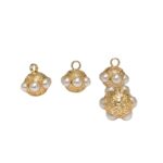 Pingente Redondo 25mm Trabalhado C/ Pérola Dourado - 1 Und