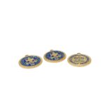 Pingente Redondo S.Bento C/ Resina 30mm Dourado - 1 Und - Imagem 3