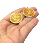 Pingente Redondo S.Bento C/ Resina 30mm Dourado – 1 Und - Imagem 4