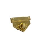 Fecho P/ Bolsa Torniquete Triangular 31x44mm Dourado – 1 Und