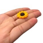 Aplique Girassol 23mm Resina - 1 Und - Imagem 3