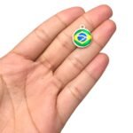 Pingente Redondo Brasil 29mm C/ Resina Dourado – 1 Und - Imagem 2