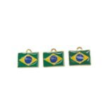 Pingente Bandeira Brasil 20x23mm C/ Resina Dourado - 1 Und