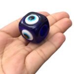 Entremeio Cubo Olho Grego 25mm Resina – 1 Und - Imagem 4