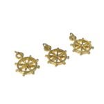 Pingente Timão 17mm Dourado - 1 Und