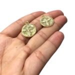 Pingente Espírito Santo 21mm Dourado Exclusivo - 1 Und - Imagem 3