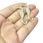 Pingente Cavalo Marinho 40mm Dourado - 1 Und - Imagem 3