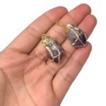 Pingente Pedra Disforme C/ Borda Dourado – 1 Und - Imagem 2