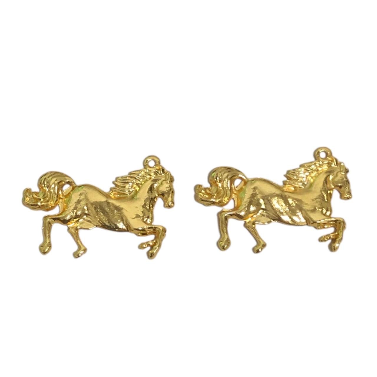 WhatsApp Image 2026-07-25 at 14.32.40 (8) Pingente Cavelo 25x35mm Dourado - 1 Und - Imagem 1