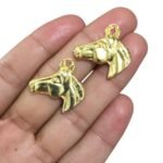 Pingente Redondo Vazado Cavalo 34mm Dourado - 1 Und - Imagem 3