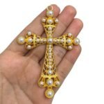Pingente Cruz C/ Pérola 10cm Dourado – 1 Und - Imagem 2