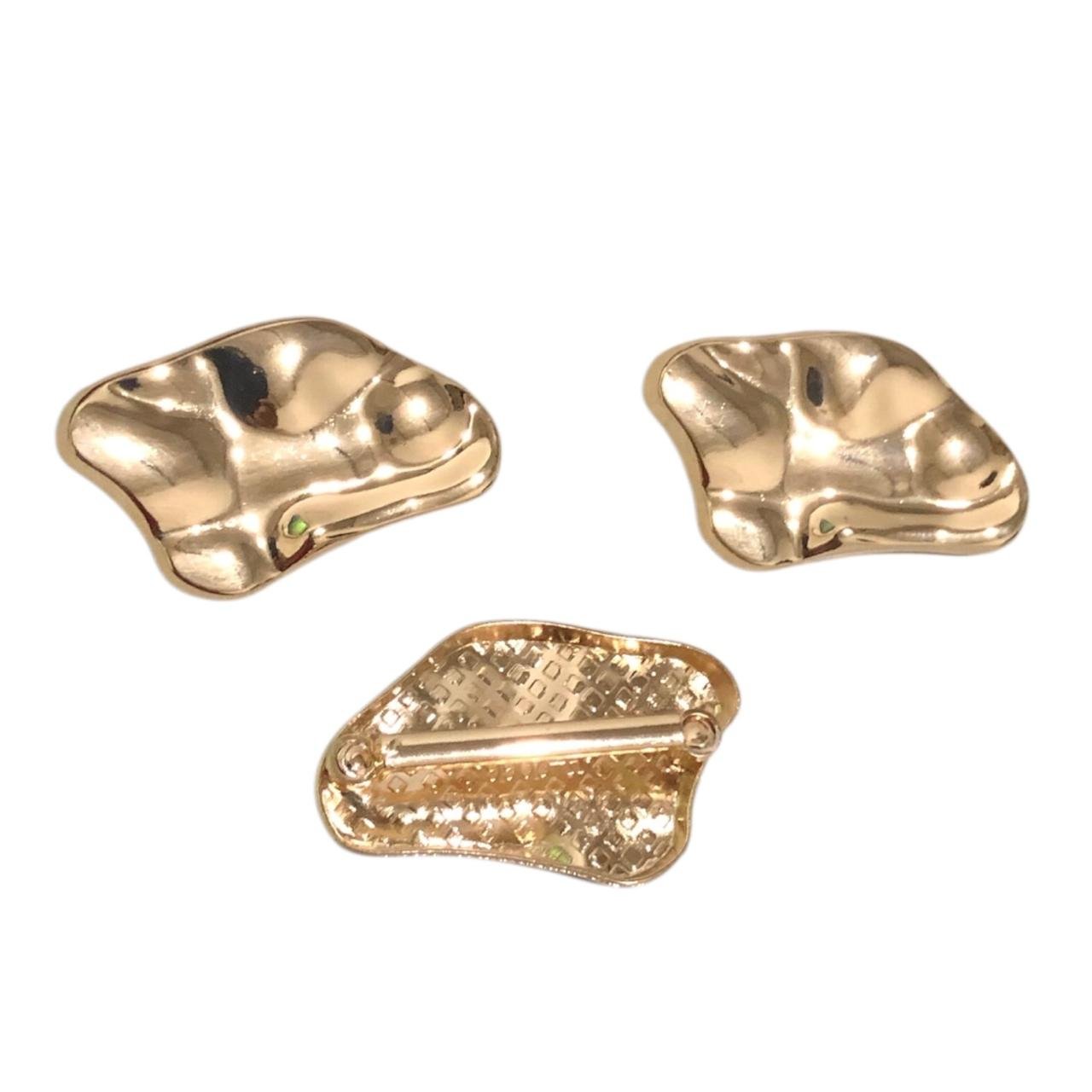 WhatsApp Image 2026-08-19 at 08.52.18 Fivela Disforme 31x45mm Dourado – 1 Und - Imagem 1
