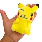 Chaveiro Pikachu 11,4cm Pelúcia - 1 Und - Imagem 2